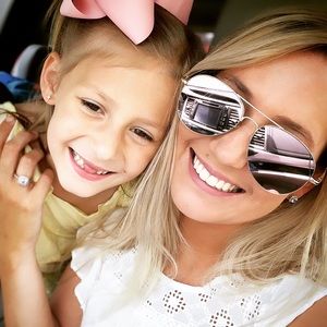 Meet your Posher, Whittaney